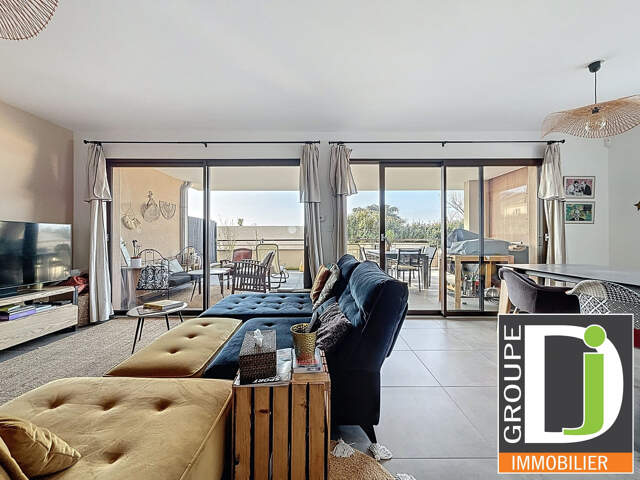 Appartement standing en rez-de-jardin, parking, garage — photo du bien