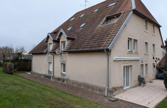spécial investisseur , joli immeuble de 6 appartements rénovés à 11 min de BESANCON — photo 2