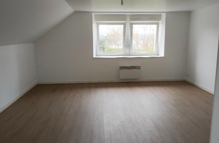 spécial investisseur , joli immeuble de 6 appartements rénovés à 11 min de BESANCON — photo 3