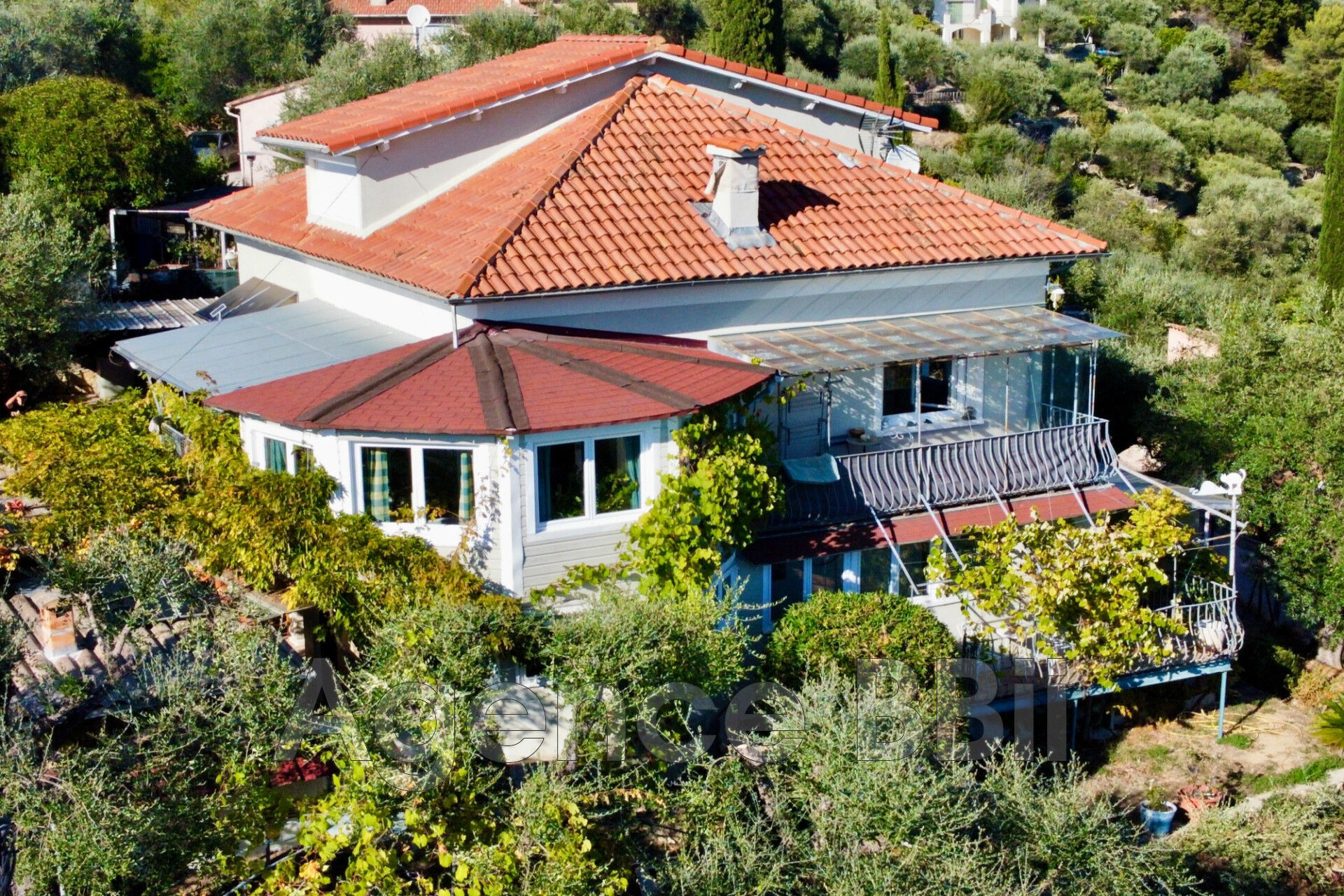 Villa / Maison  T7 à vendre Saint-André-de-la-Roche 06730