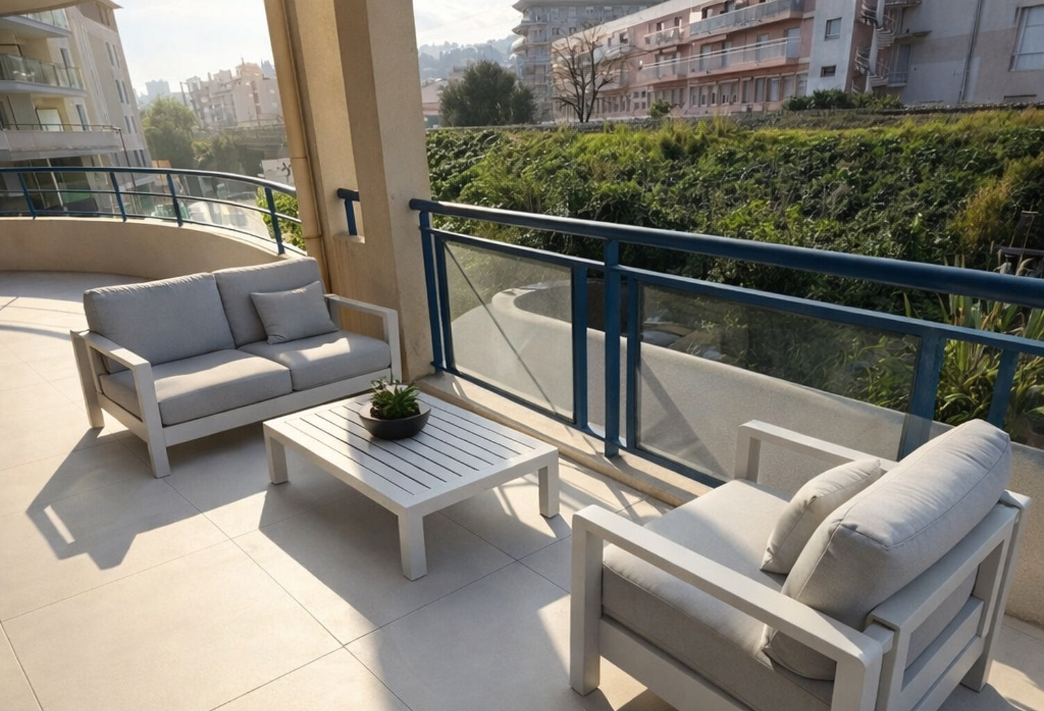 Menton 2 pièces terrasse — photo 1