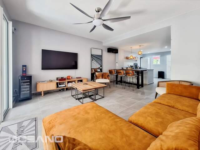Maison mitoyenne 2 chambres - Baie Orientale — photo du bien