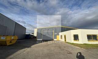 Commerce  620 m² à louer à Pusignan (69330)