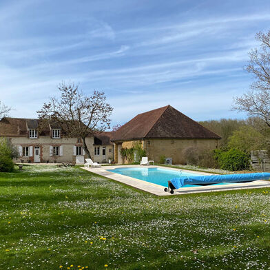 Maison 10 pièces 449000 €