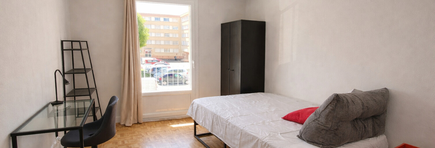 Appartement 5 Pièces 65 m² à louer à Bron (69500)