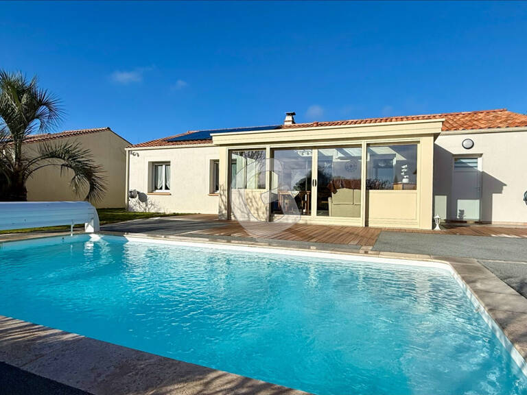 MAISON - 4 PIECES - 99 M² - A VENDRE - LONGEVILLE SUR MER — photo 1