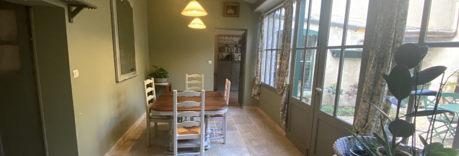 Maison 8 Pièces 250 m² à vendre à Saint-Just-Luzac (17320)