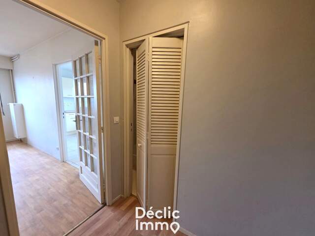 À vendre  TOURS Appartement Type 2 avec ascenseur  Proche transports — photo du bien