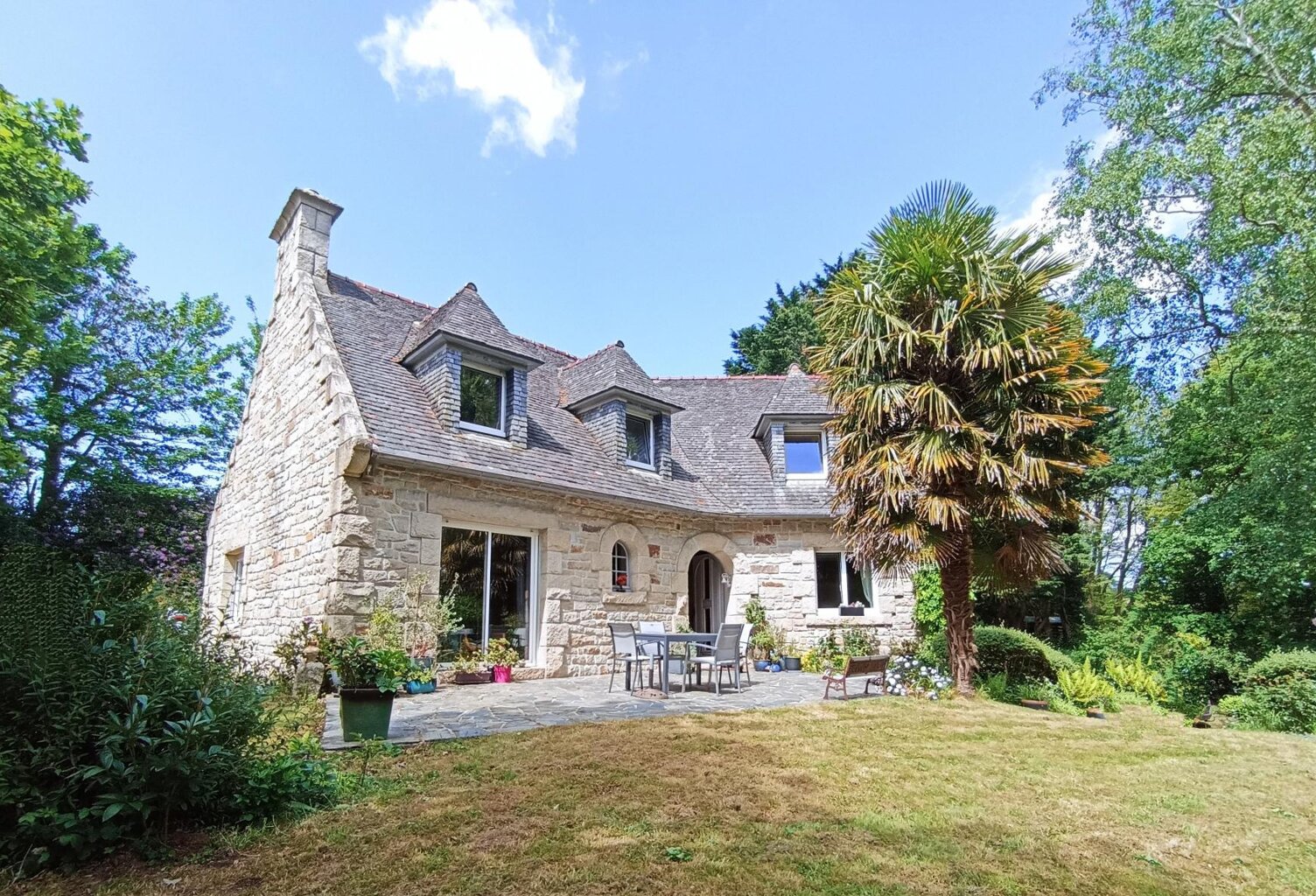 Maison d'architecte de 158m2 au cœur de la nature - Parcelle de 4940m2 boisée et fleurie  Charme & sérénité — photo 1