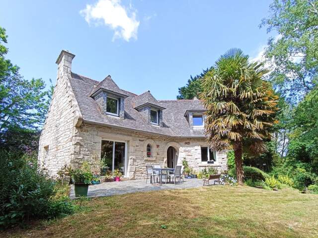 Maison d'architecte de 158m2 au cœur de la nature - Parcelle de 4940m2 boisée et fleurie  Charme & sérénité — photo du bien