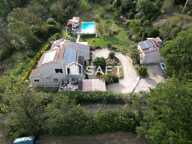13400 - AUBAGNE - Propriété de 242 m2 sur un terrain plat de 4643 m2 avec dépendances, piscine et garage — photo 4