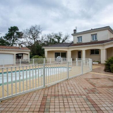 Maison 5 pièces 539552 €