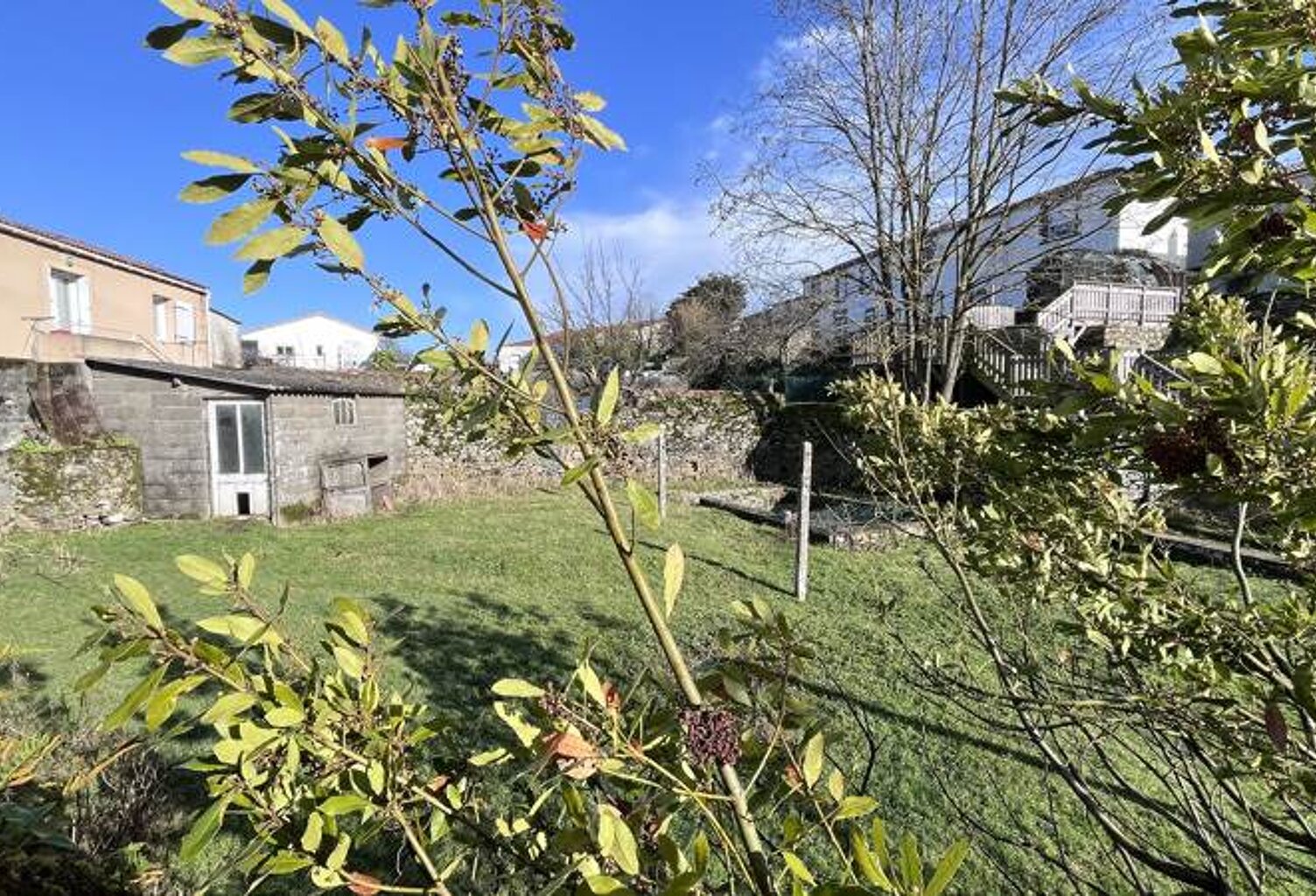 Maison en pierre de 2 pièces principales — photo 1
