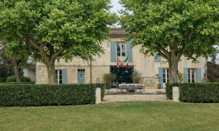 Maison 8 Pièces 332 m² à vendre à Eyragues (13630)