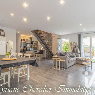 Maison 7 pièces 439000 €