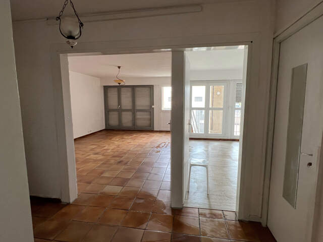 Appartement traversant de type T3, 70 m2. — photo du bien