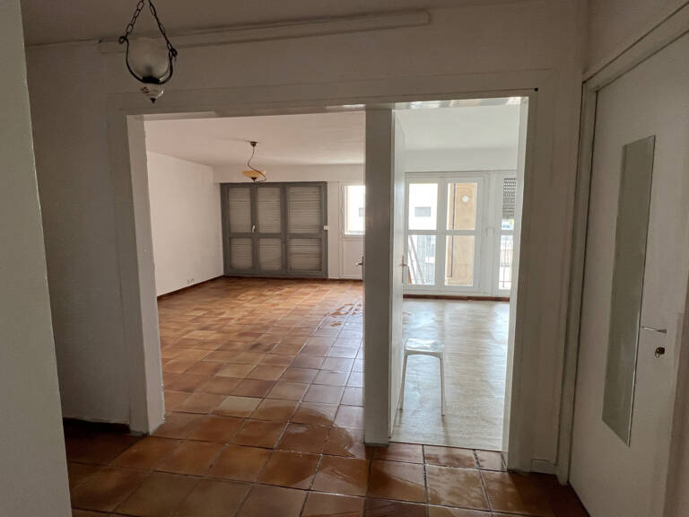 Appartement traversant de type T3, 70 m2. — photo 1