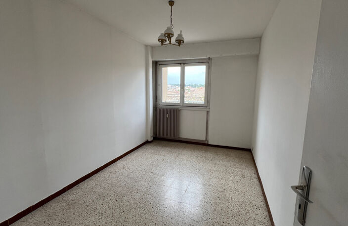 Appartement traversant de type T3, 70 m2. — photo 3