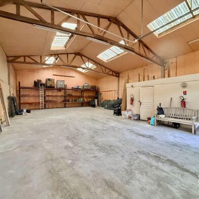 Commerce  247000 €