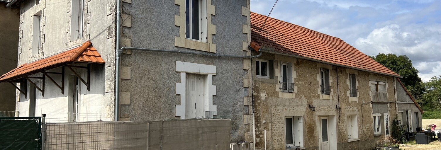 Immeuble  339 m² à vendre à Savigné (86400)