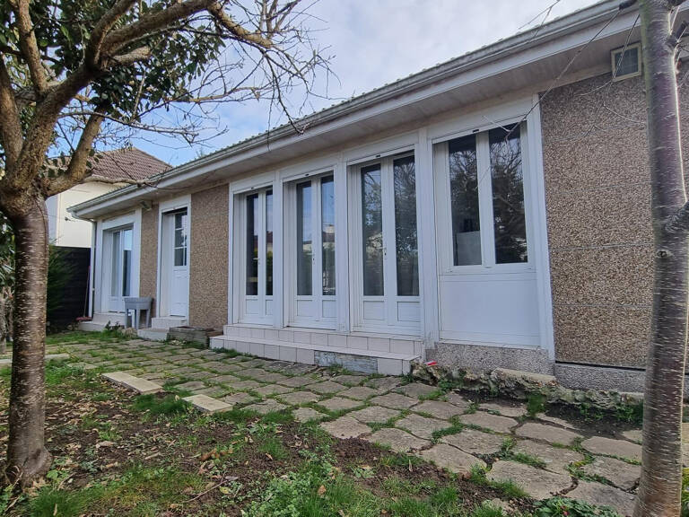 Pavillon de plain-pied proche toutes commodités — photo 1