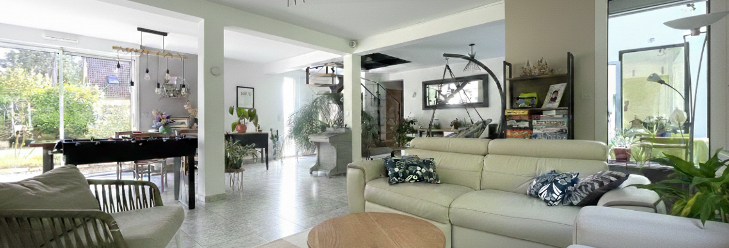 Maison 9 Pièces 190 m² à vendre à Le Mesnil-Saint-Denis (78320)