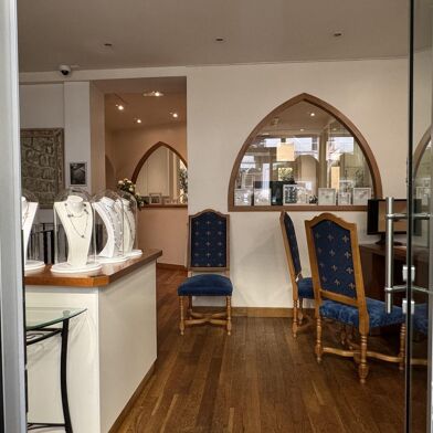 Commerce  975000 €