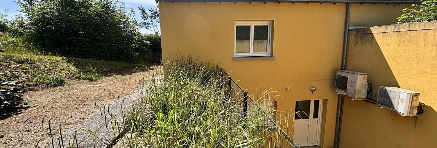 Immeuble  301 m² à vendre à Saint-Denis-de-Gastines (53500)