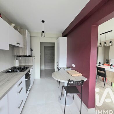 Appartement 4 pièces 275000 €