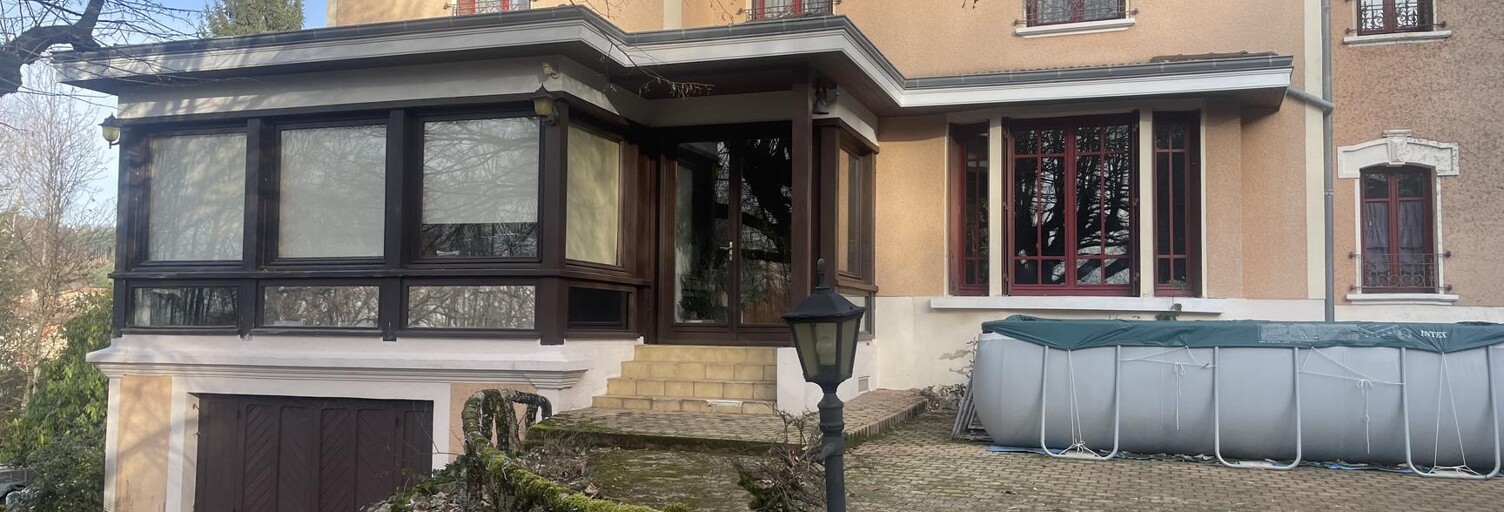 Maison 10 Pièces 245 m² à vendre à Amplepuis (69550)