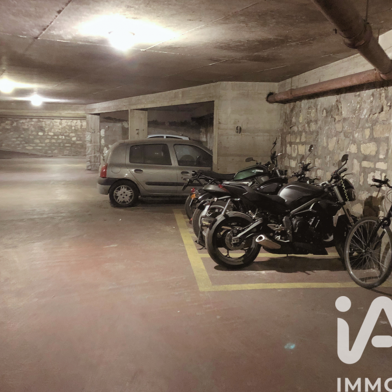 Garage  24000 €