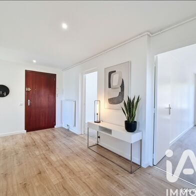 Appartement 4 pièces 321900 €