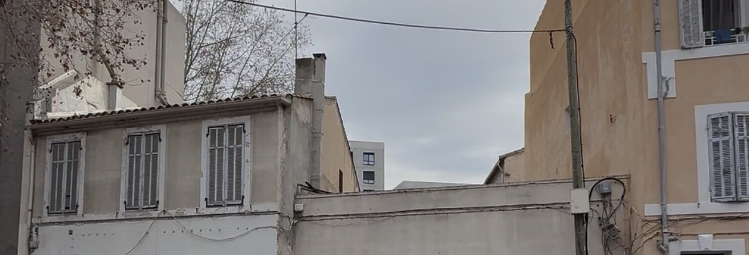 Immeuble  64 m² à vendre à Marseille 15 (13015)