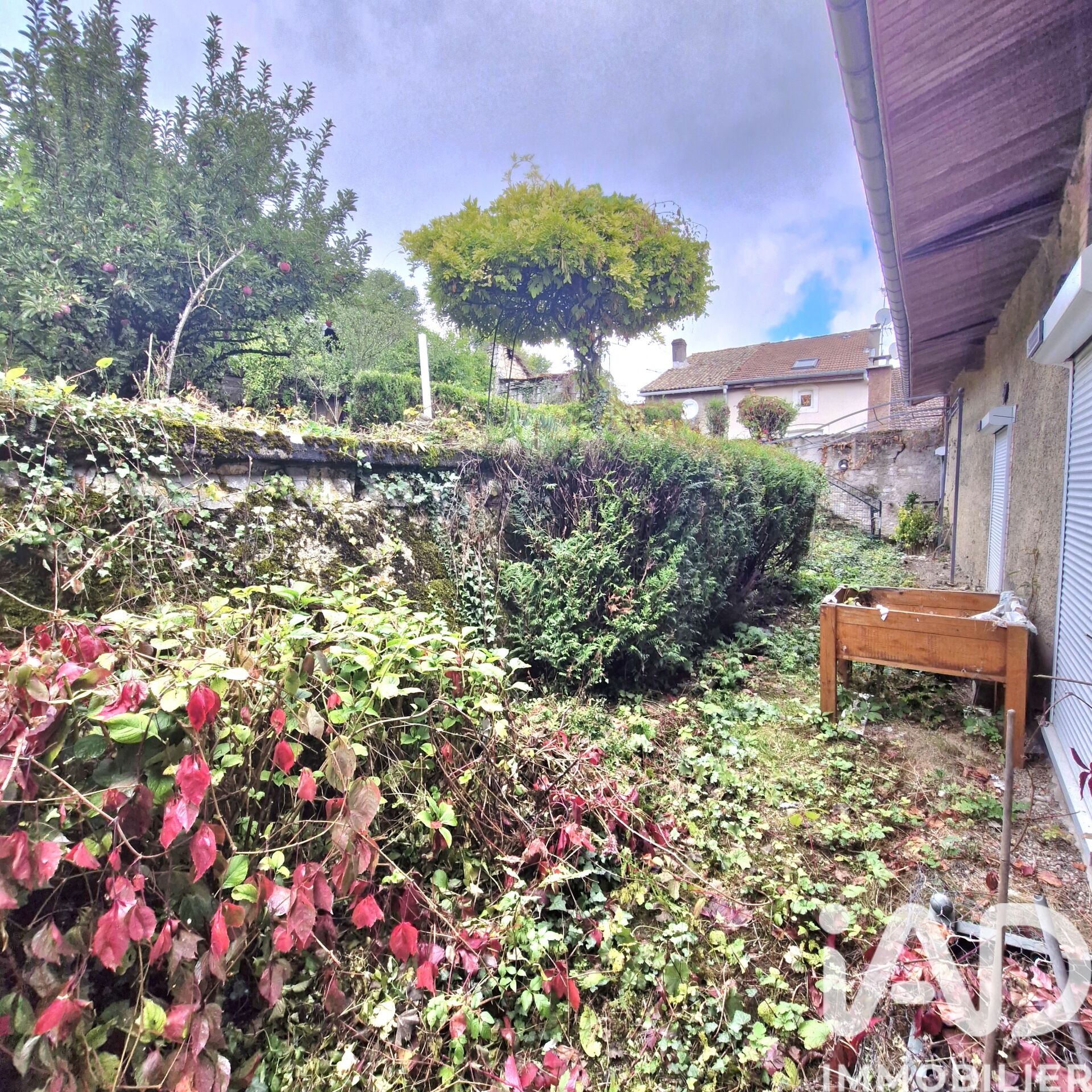 Vaucouleurs - 264m² - 7p.