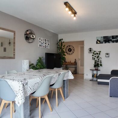 Appartement 4 pièces 299900 €