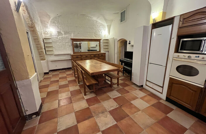 Mtp Préfecture appartement / Local d'environ 107 m² avec cour + cave — photo 5