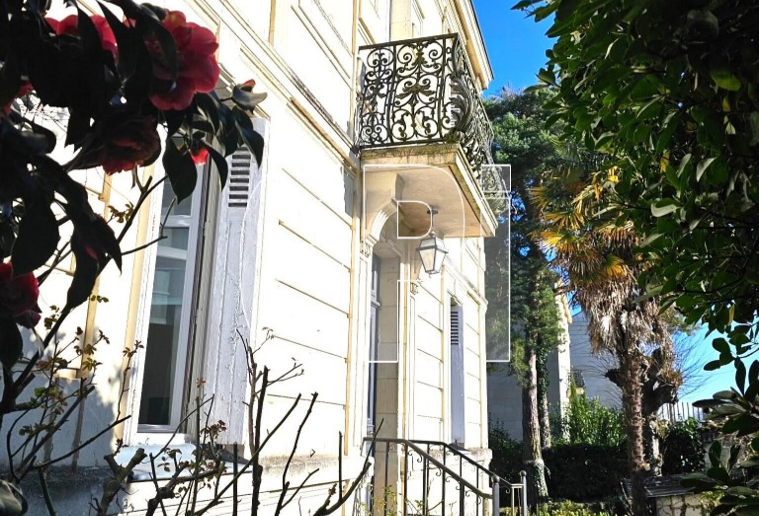 Idéalement située, magnifique demeure 'belle époque' en tuffe — photo 1