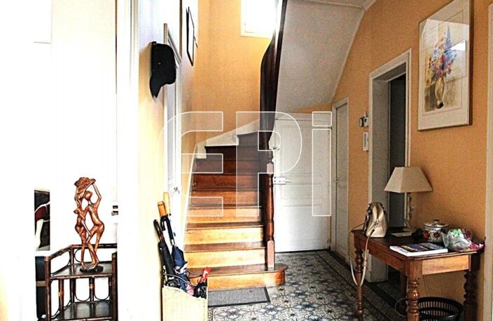 Idéalement située, magnifique demeure 'belle époque' en tuffe — photo 2