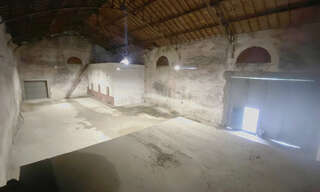 Local industriel  321 m² à louer à Lunel (34400)