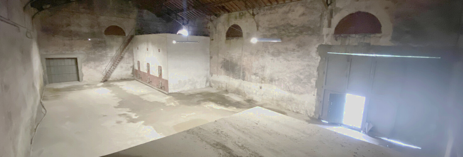 Local industriel  321 m² à louer à Lunel (34400)