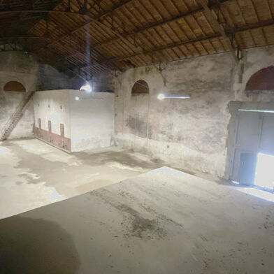 Local industriel  1700 €