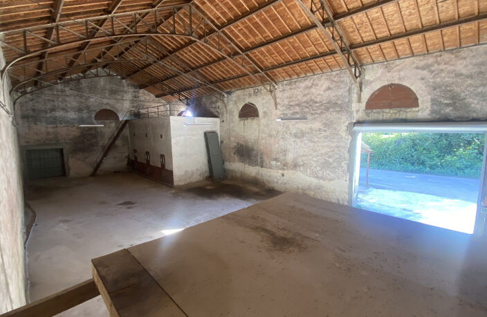 Entrepôt à louer de 281m2 pour stockage, Lunel- route de la — photo 2