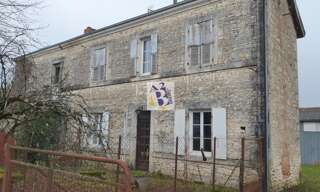 Maison 5 Pièces 95 m² à vendre à Champagne-Mouton (16350)