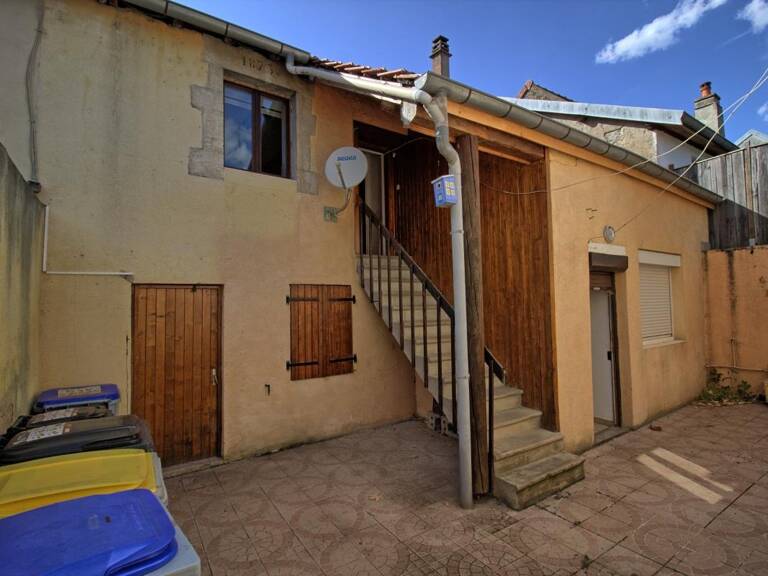 IMMEUBLE DE RAPPORT AVEC 2 APPARTEMENTS ET UNE MAISON — photo 1