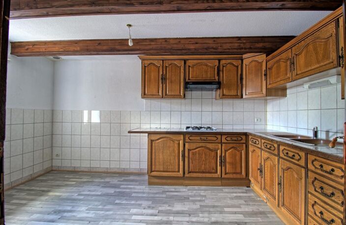 IMMEUBLE DE RAPPORT AVEC 2 APPARTEMENTS ET UNE MAISON — photo 2
