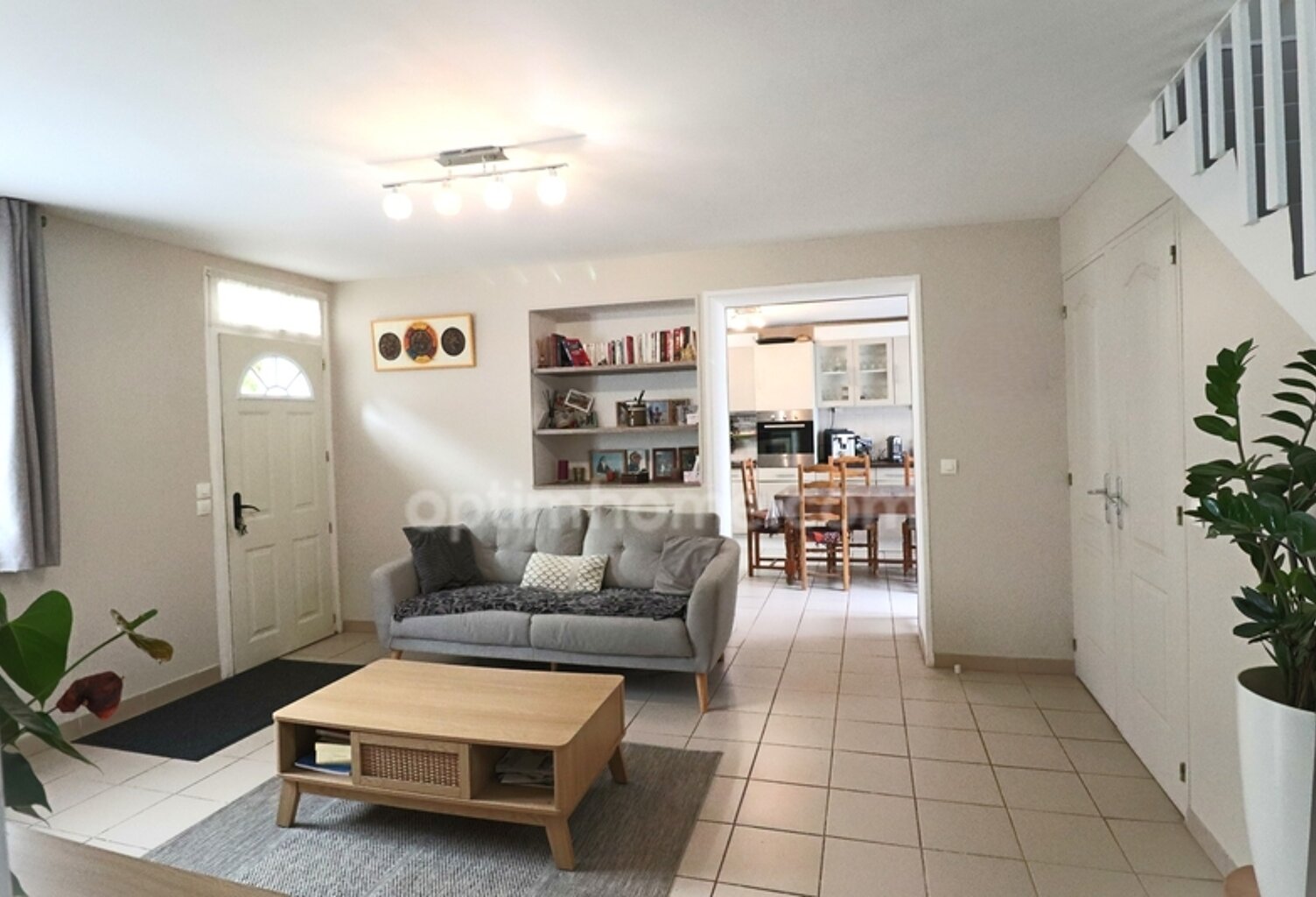 Maison 9 pièces avec jardin, garage et dépendance — photo 1
