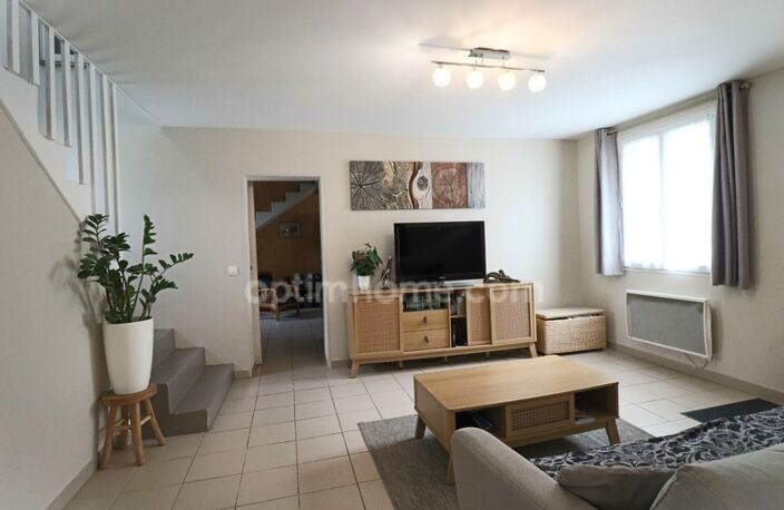 Maison 9 pièces avec jardin, garage et dépendance — photo 2