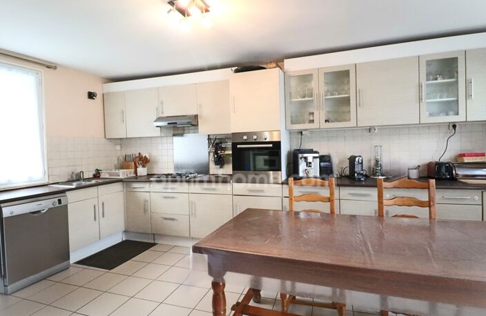 Maison 9 pièces avec jardin, garage et dépendance — photo 3