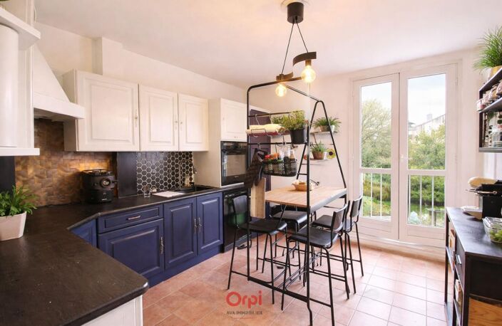 ✨ T4 lumineux avec terrasse – cadre verdoyant et vie de famille idéale ✨ — photo 2
