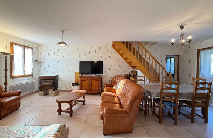 MAISON au calme avec beau terrain — photo 4